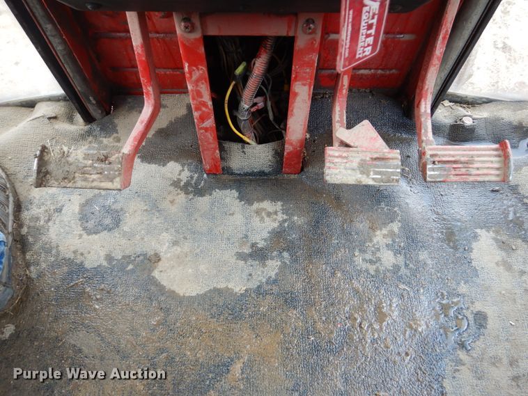 image for item GW9657 1978 International 1086 tractor