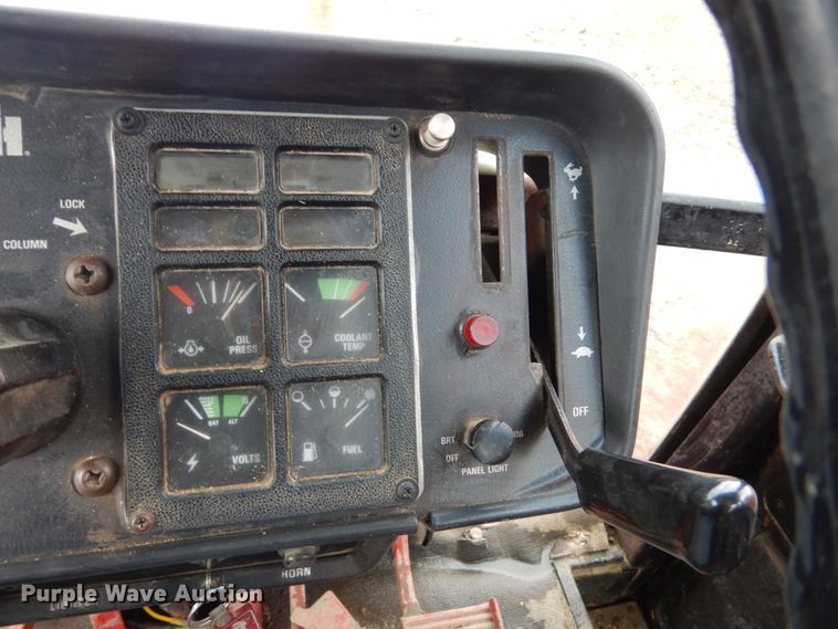 image for item GW9657 1978 International 1086 tractor