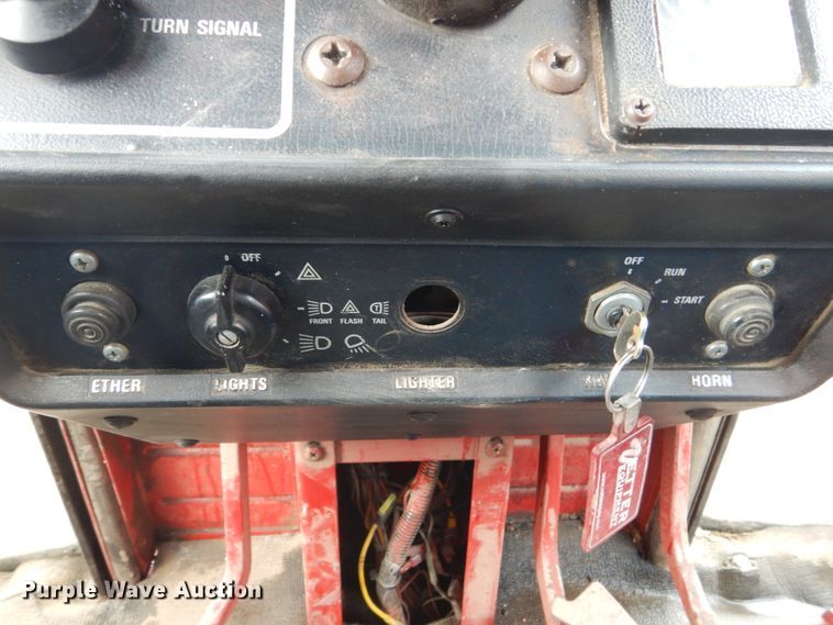 image for item GW9657 1978 International 1086 tractor