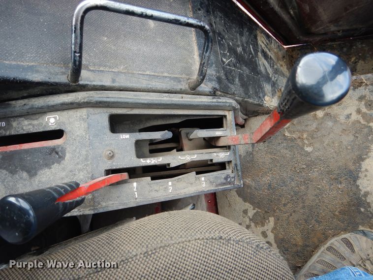 image for item GW9657 1978 International 1086 tractor