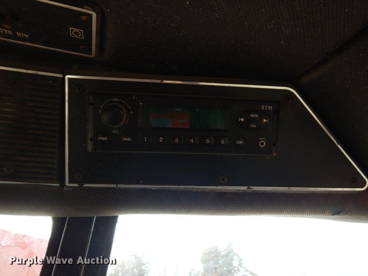 image for item GW9657 1978 International 1086 tractor