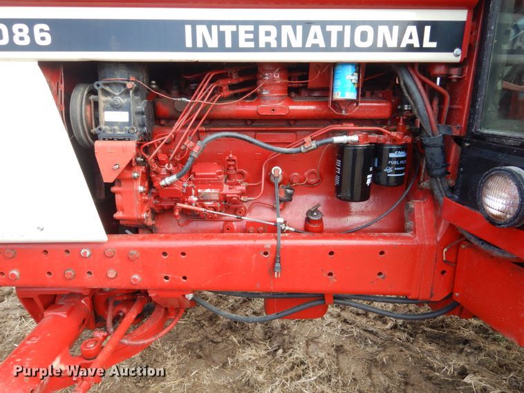 image for item GW9657 1978 International 1086 tractor