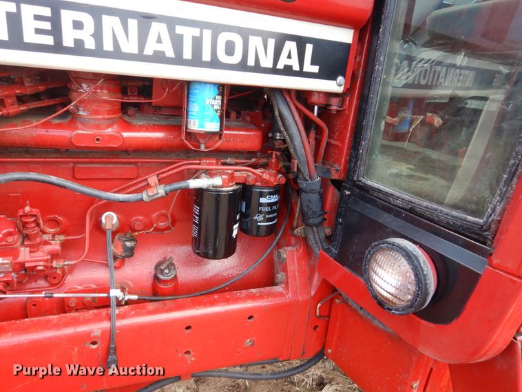 image for item GW9657 1978 International 1086 tractor