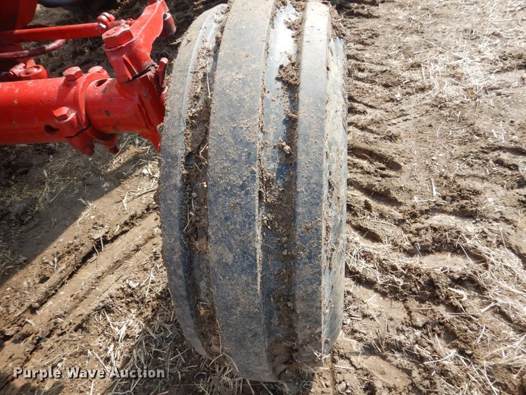 image for item GW9657 1978 International 1086 tractor