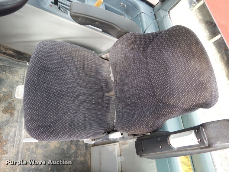 image for item GW9658 1988 Case IH 7130 MFWD tractor