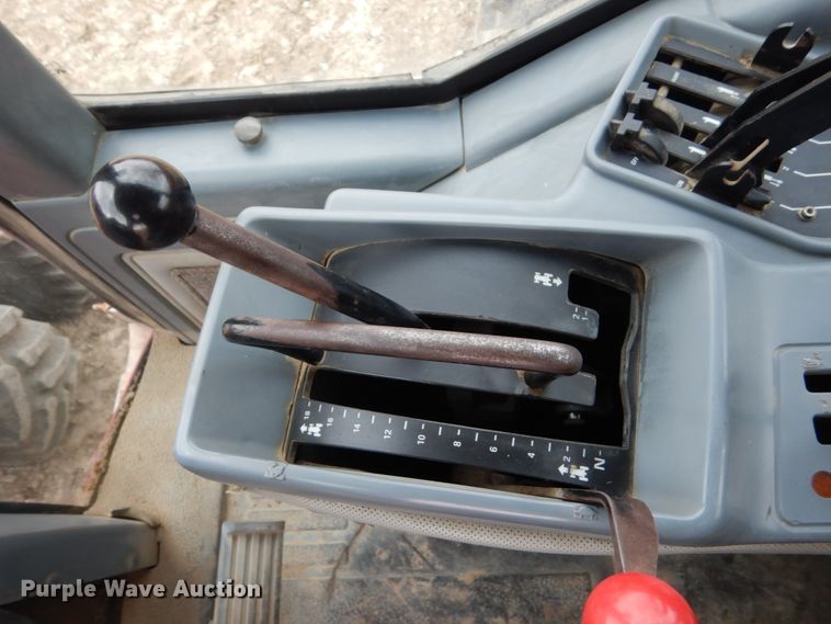 image for item GW9658 1988 Case IH 7130 MFWD tractor