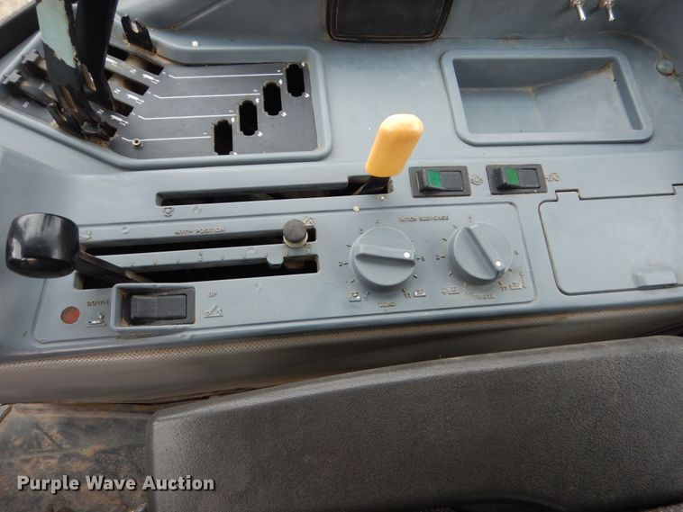 image for item GW9658 1988 Case IH 7130 MFWD tractor