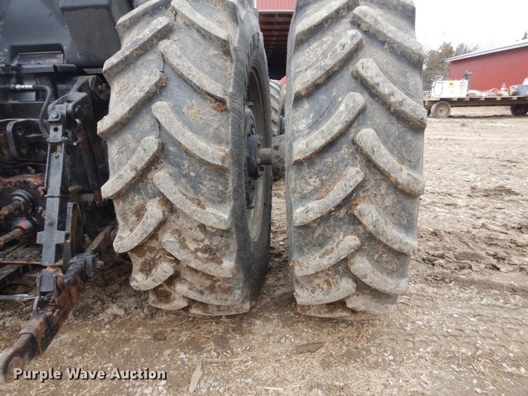 image for item GW9658 1988 Case IH 7130 MFWD tractor