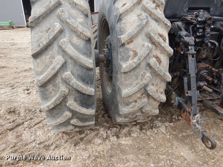 image for item GW9658 1988 Case IH 7130 MFWD tractor