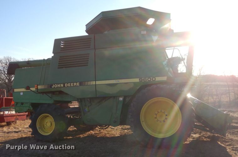 image for item GW9661 1995 John Deere 9600 RWA combine