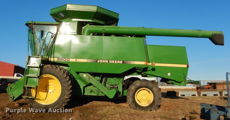 image for item GW9661 1995 John Deere 9600 RWA combine