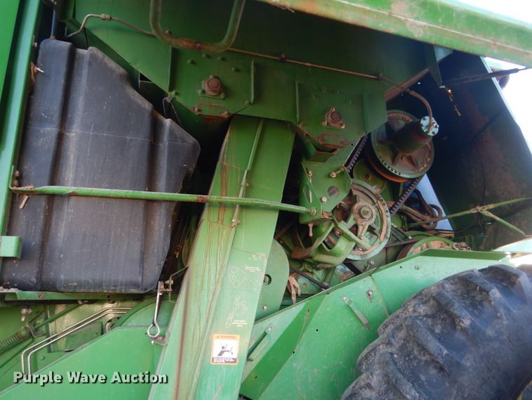 image for item GW9661 1995 John Deere 9600 RWA combine