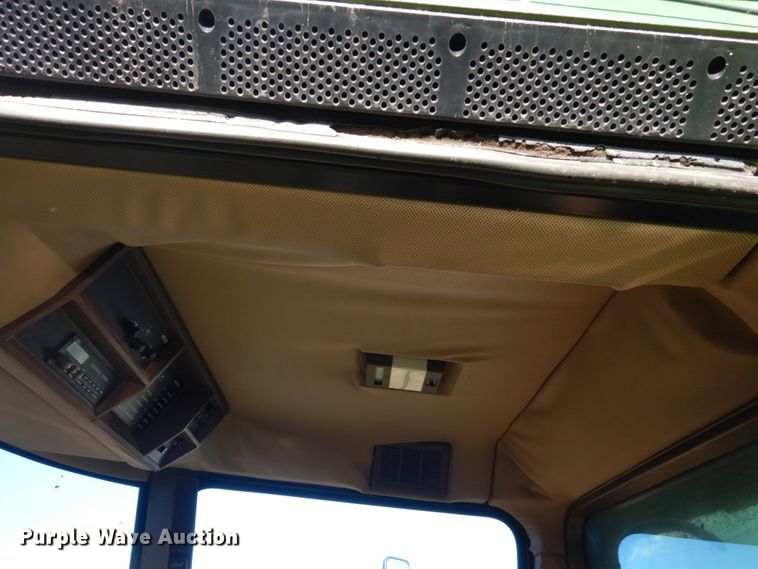 image for item GW9661 1995 John Deere 9600 RWA combine