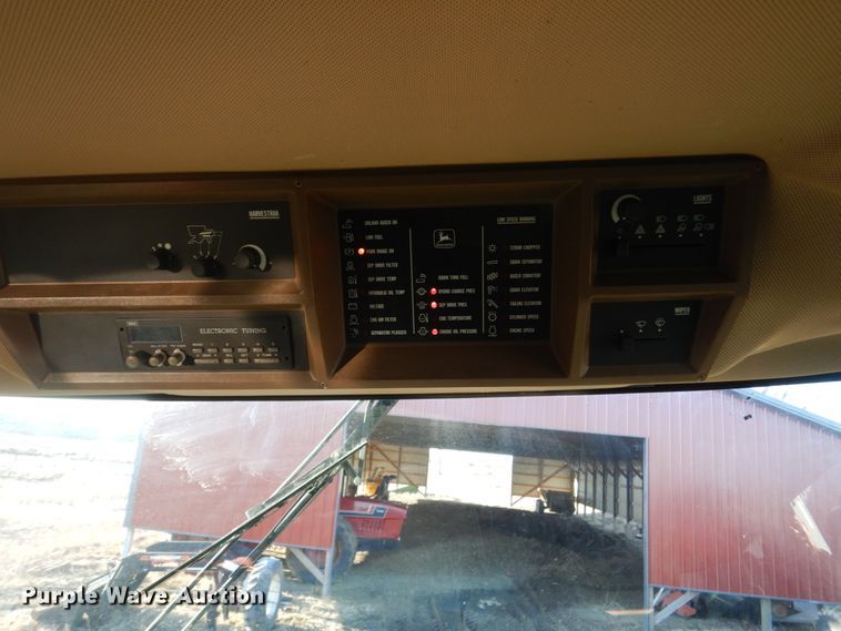 image for item GW9661 1995 John Deere 9600 RWA combine