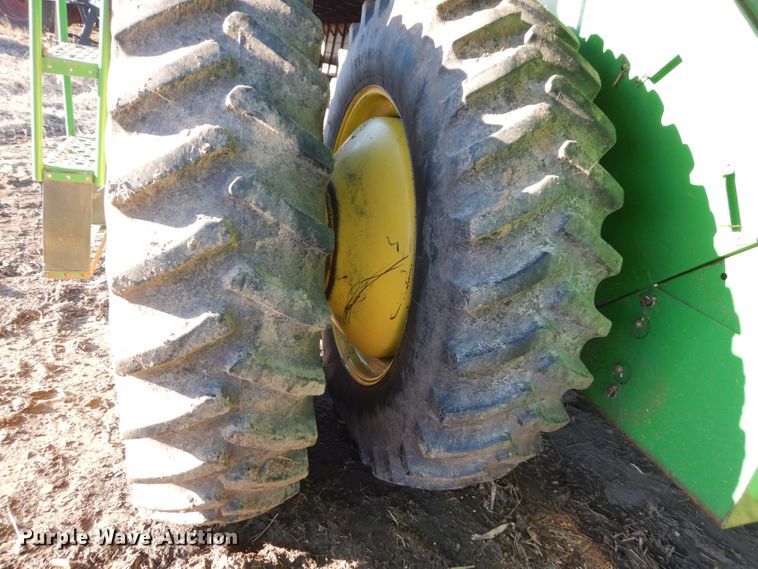 image for item GW9661 1995 John Deere 9600 RWA combine