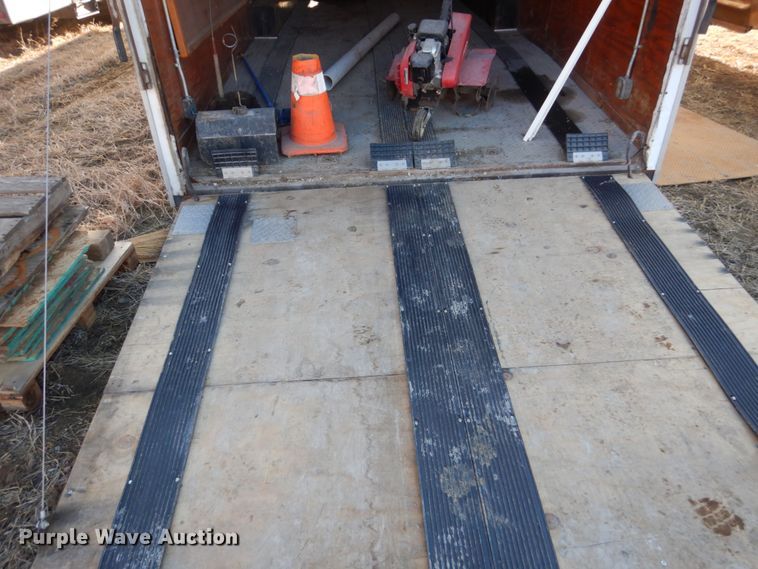 image for item GW9665 1994 Timberwolf 848GNTBI enclosed cargo trailer