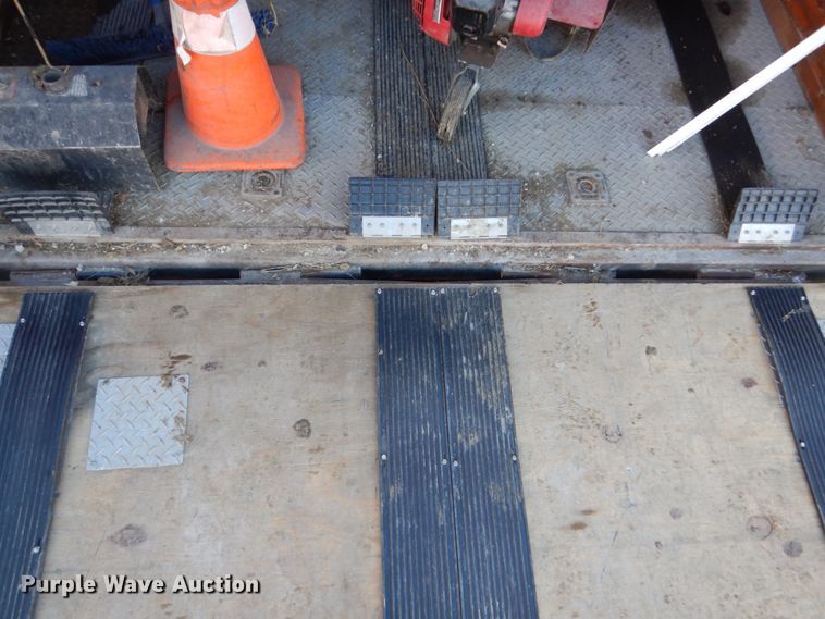 image for item GW9665 1994 Timberwolf 848GNTBI enclosed cargo trailer