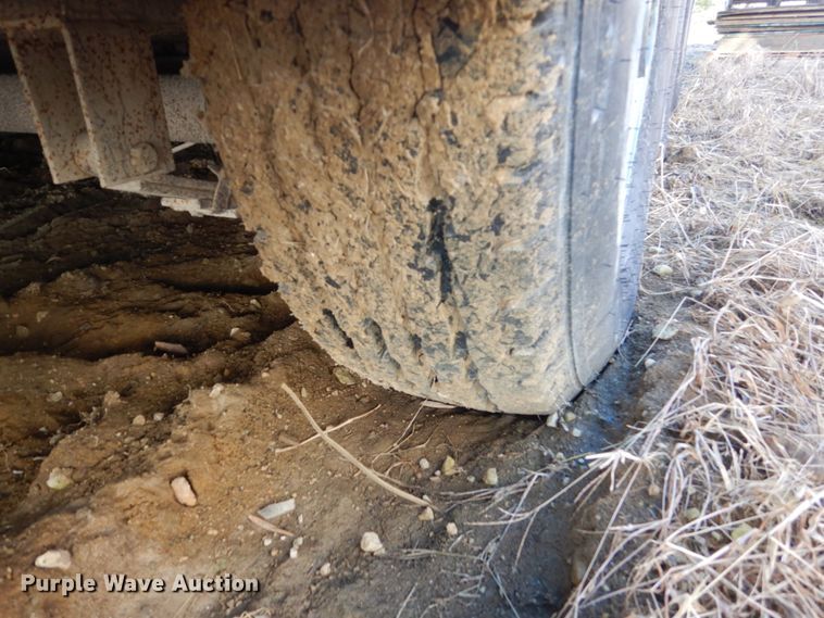 image for item GW9665 1994 Timberwolf 848GNTBI enclosed cargo trailer