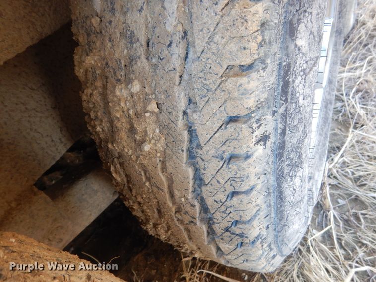 image for item GW9665 1994 Timberwolf 848GNTBI enclosed cargo trailer