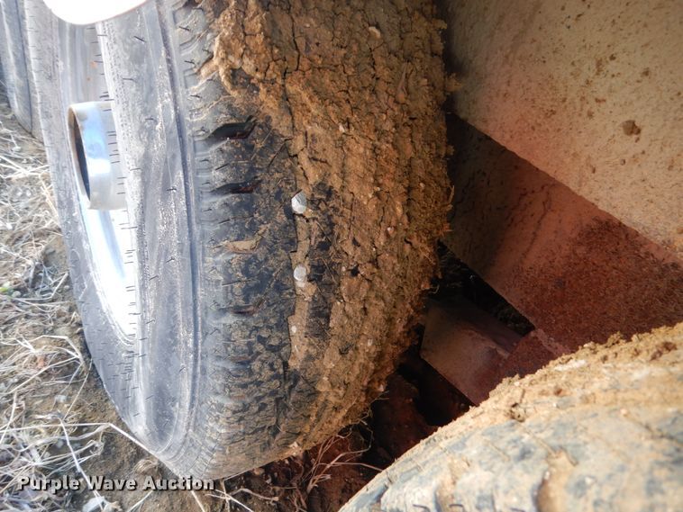 image for item GW9665 1994 Timberwolf 848GNTBI enclosed cargo trailer