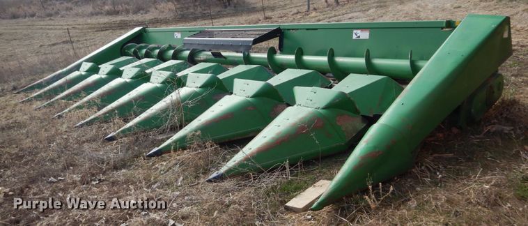 image for item GW9695 John Deere 844 corn head