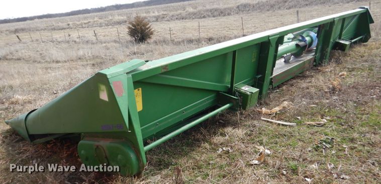 image for item GW9695 John Deere 844 corn head