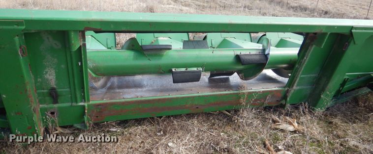 image for item GW9695 John Deere 844 corn head