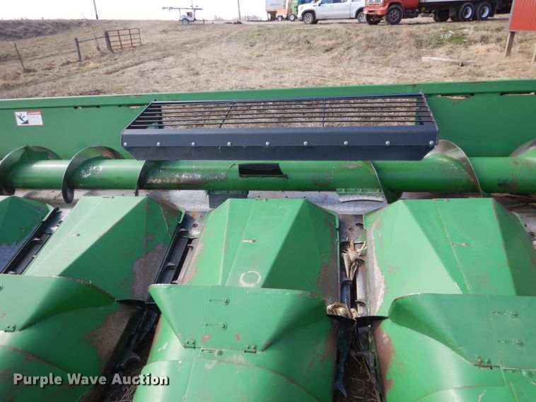 image for item GW9695 John Deere 844 corn head