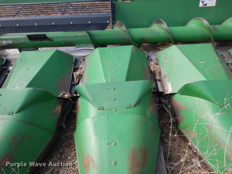 image for item GW9695 John Deere 844 corn head