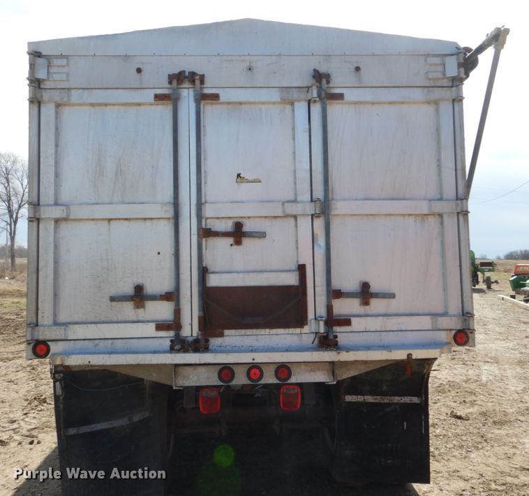 image for item GW9696 1979 Chevrolet C70 grain truck