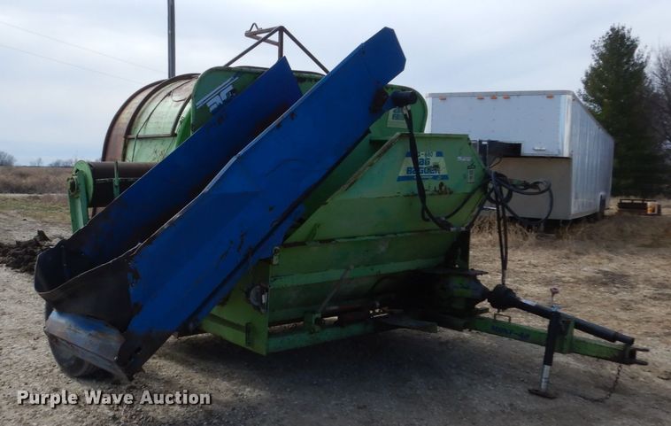 image for item GW9697 Ag Bagger G680 grain bagger