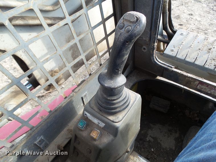 image for item GW9980 2007 Takeuchi TL140  skid steer