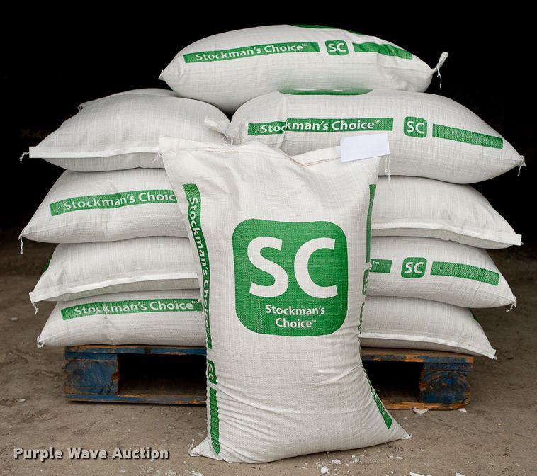 (30) 50 lb bags of hay blend grass seed in Pembina, ND Item H1340