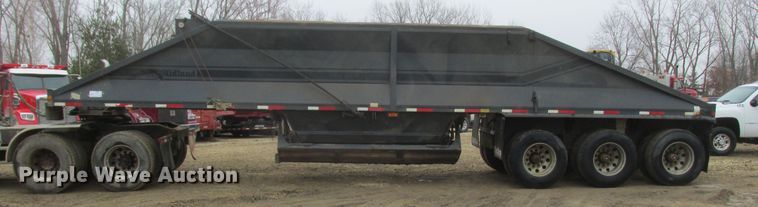 image for item DA8354 2002 Midland MG38MC3000 bottom dump trailer