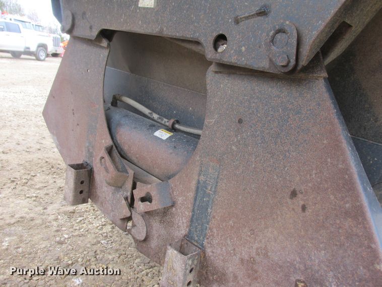 image for item DA8354 2002 Midland MG38MC3000 bottom dump trailer