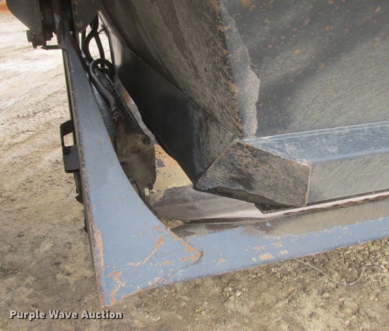 image for item DA8354 2002 Midland MG38MC3000 bottom dump trailer