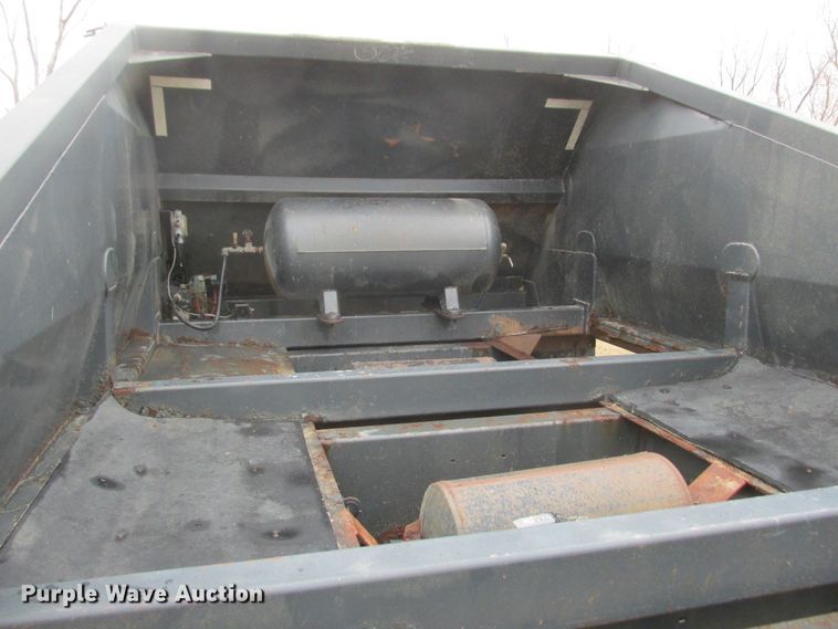 image for item DA8354 2002 Midland MG38MC3000 bottom dump trailer