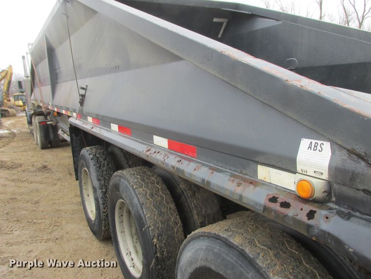image for item DA8354 2002 Midland MG38MC3000 bottom dump trailer