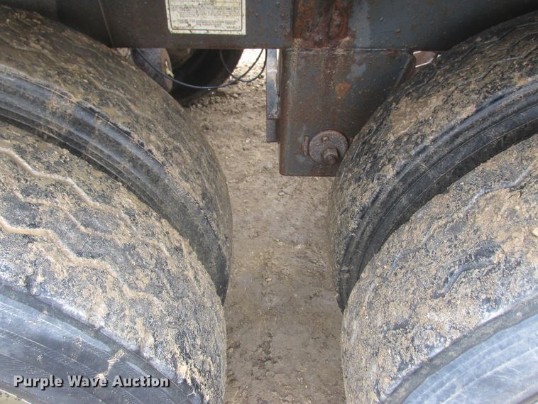 image for item DA8354 2002 Midland MG38MC3000 bottom dump trailer