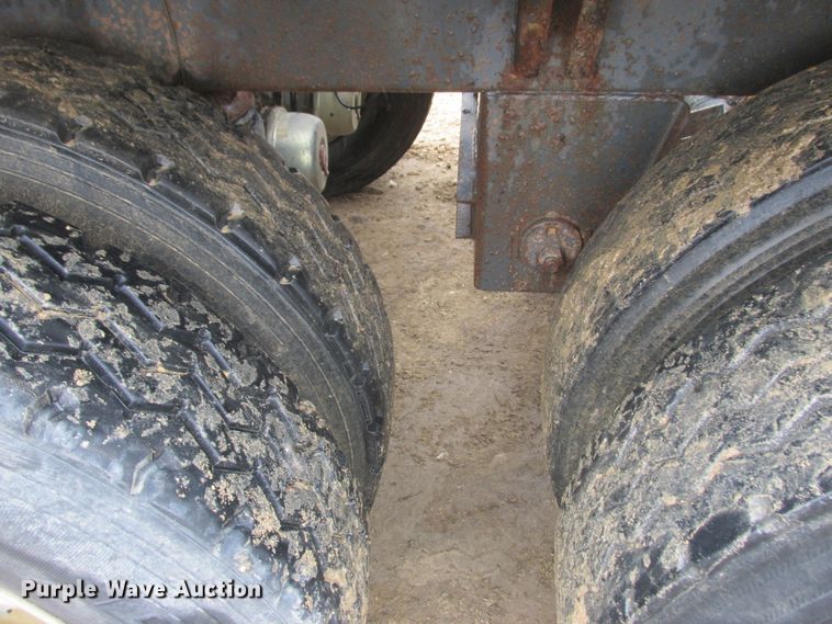 image for item DA8354 2002 Midland MG38MC3000 bottom dump trailer