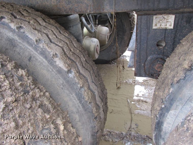 image for item DA8358 2007 Midland MG38TC3000 bottom dump trailer