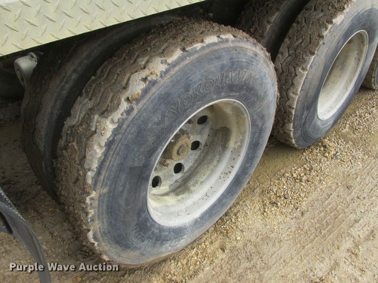 image for item DA8358 2007 Midland MG38TC3000 bottom dump trailer