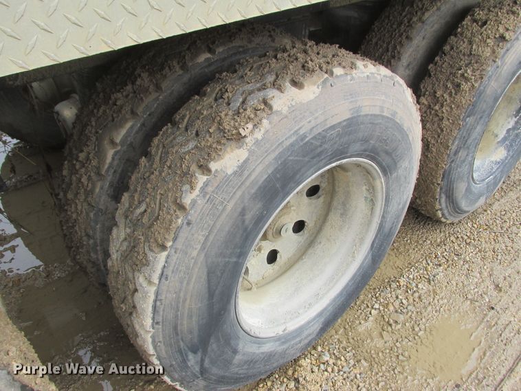 image for item DA8358 2007 Midland MG38TC3000 bottom dump trailer