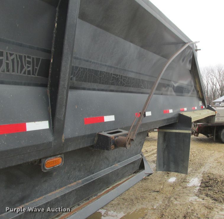 image for item DA8358 2007 Midland MG38TC3000 bottom dump trailer