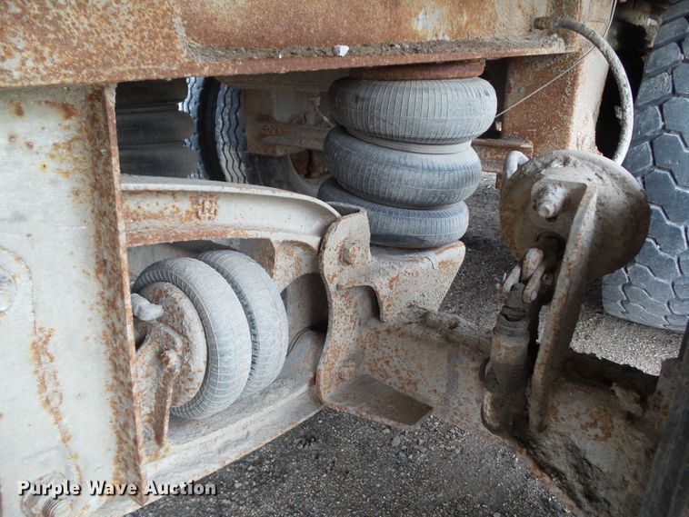 image for item DF0829 2012 MAC TRAR50MF99 walking floor trailer