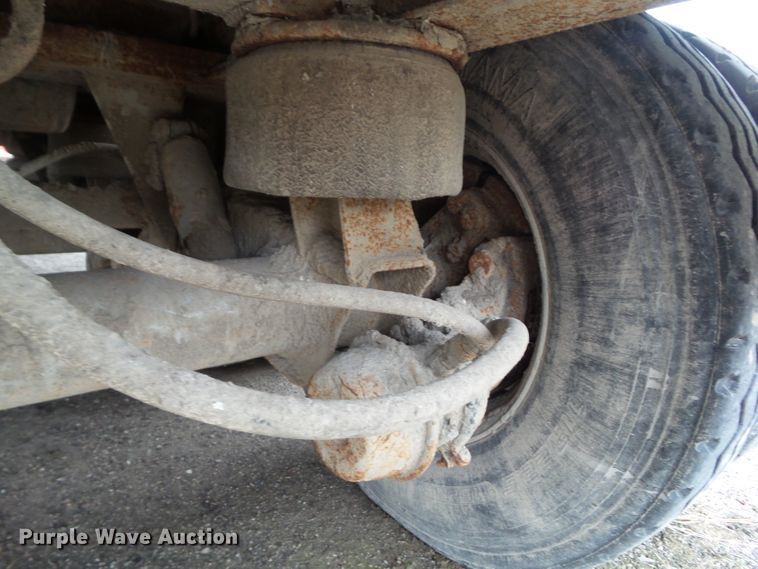 image for item DF0829 2012 MAC TRAR50MF99 walking floor trailer