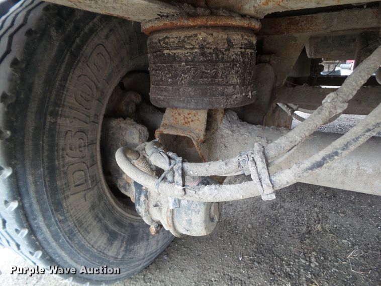 image for item DF0829 2012 MAC TRAR50MF99 walking floor trailer