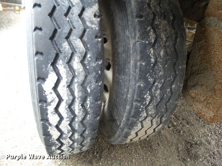 image for item DF0829 2012 MAC TRAR50MF99 walking floor trailer