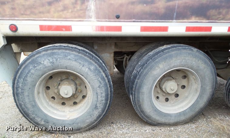 image for item DF0829 2012 MAC TRAR50MF99 walking floor trailer