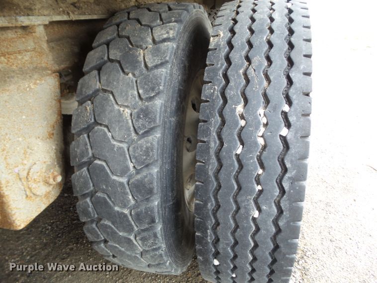 image for item DF0829 2012 MAC TRAR50MF99 walking floor trailer